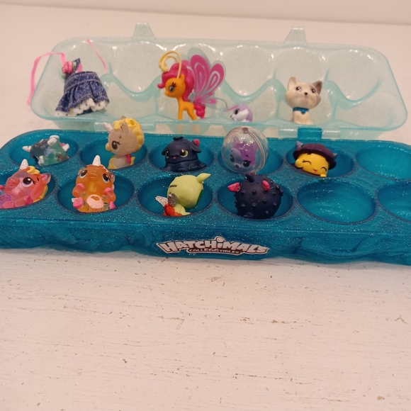 Hatchmal animal toys. Plus others - Picture 1 of 2